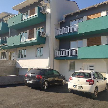Stan Na Dan Elena Apartment Lukavica Ngoại thất bức ảnh