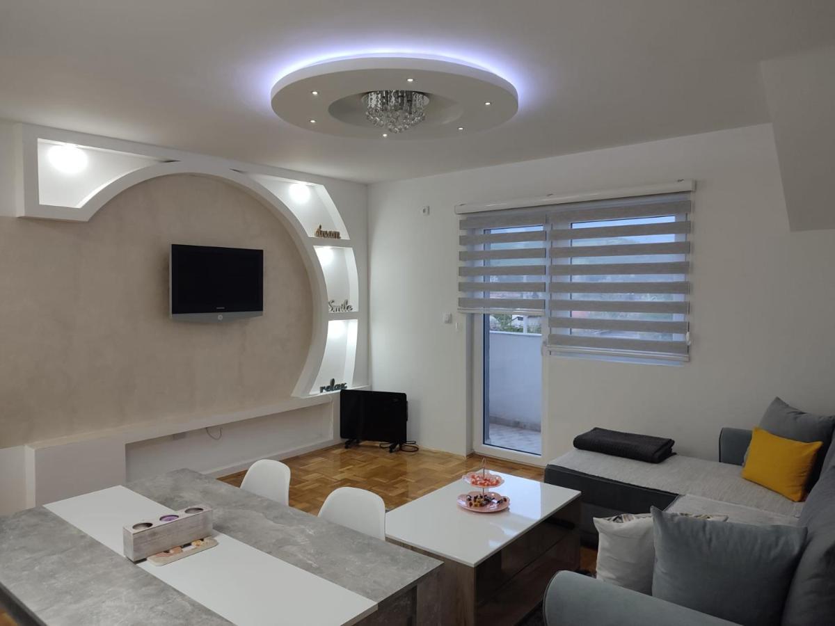 Stan Na Dan Elena Apartment Lukavica Ngoại thất bức ảnh